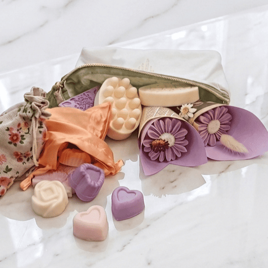 Savons parfumés faits main lors d'un atelier à Paris 20e