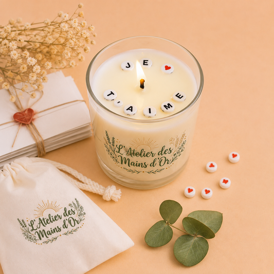Bougie parfumée à message caché révélé par des perles-lettres