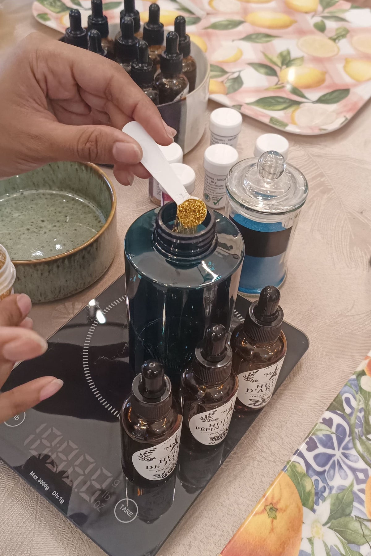 Mélange à froid d'une base lavante avec huile végétale et parfum