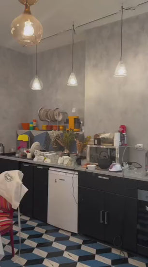Création d'une bougie fleurie en cours d'atelier