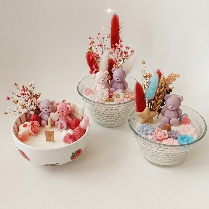 Trio de bougies décorées d'oursons, fruits et fleurs séchées en cire végétale